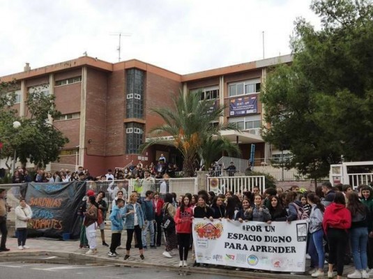 La trinchera educativa en Alicante: el bipartito y la izquierda, a la greña por el paro escolar en Playas