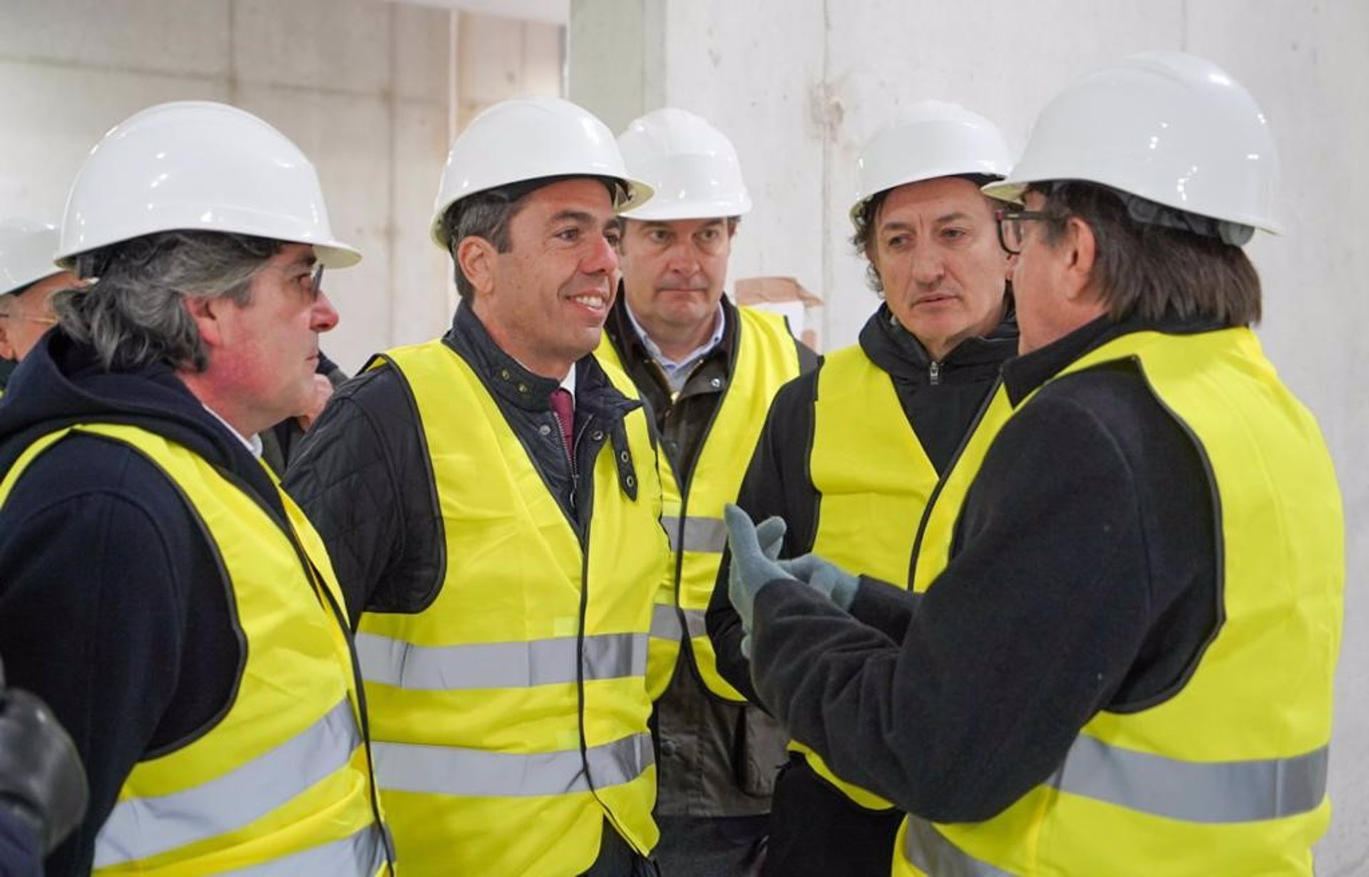 El presidente del PPCV, Carlos Mazón, en una visita a Alcoi - 