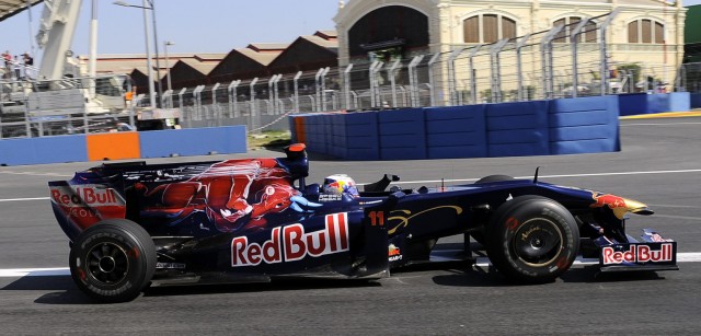 El ex piloto de Fórmula 1 Jaime Alguersuari participará en el Racing Legends
