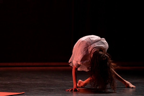 La premiada Carmen Werner lleva al Párraga una reflexión en forma de danza sobre la naturaleza humana