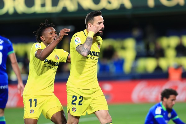 Chukwueze revive a un Villarreal que reacciona a tiempo para seguir en la pelea