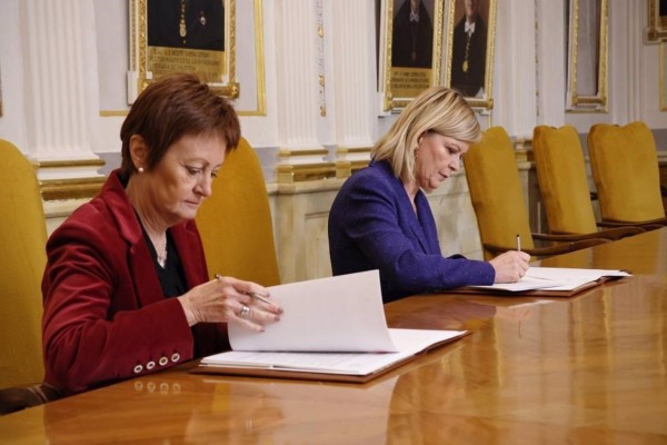 Justicia destina 75.000 euros para investigaciones de la UV sobre mediación y víctimas del delito