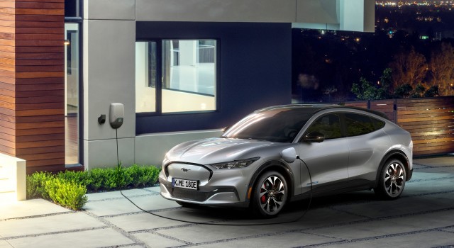 Las baterías LFP aumentan las opciones de propulsión del Mustang Mach-E