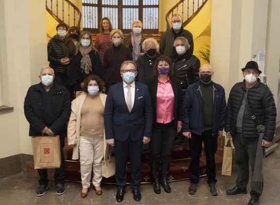  La Diputación convoca el tercer certamen de microrrelatos para personas mayores