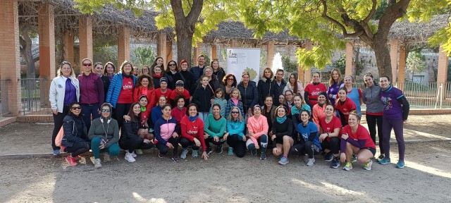  Más de 100 corredoras han participado en los entrenamientos oficiales “Al 10KFem con Serrano”