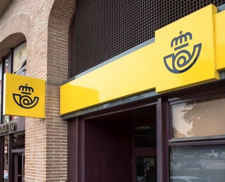 Correos pagará horas extra a los empleados temporales que superen la jornada máxima
