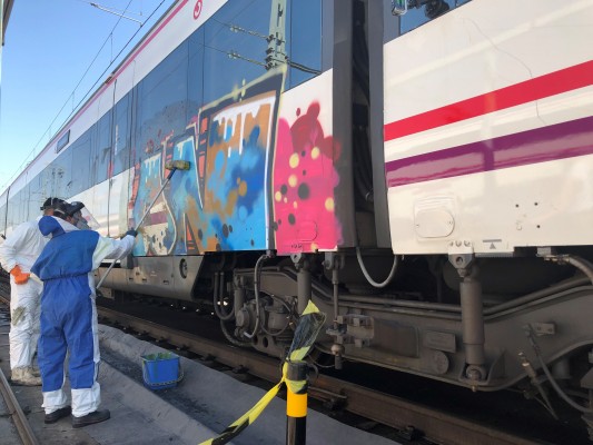 Los grafitis en los trenes de la Región le cuestan a los murcianos 419.000 euros