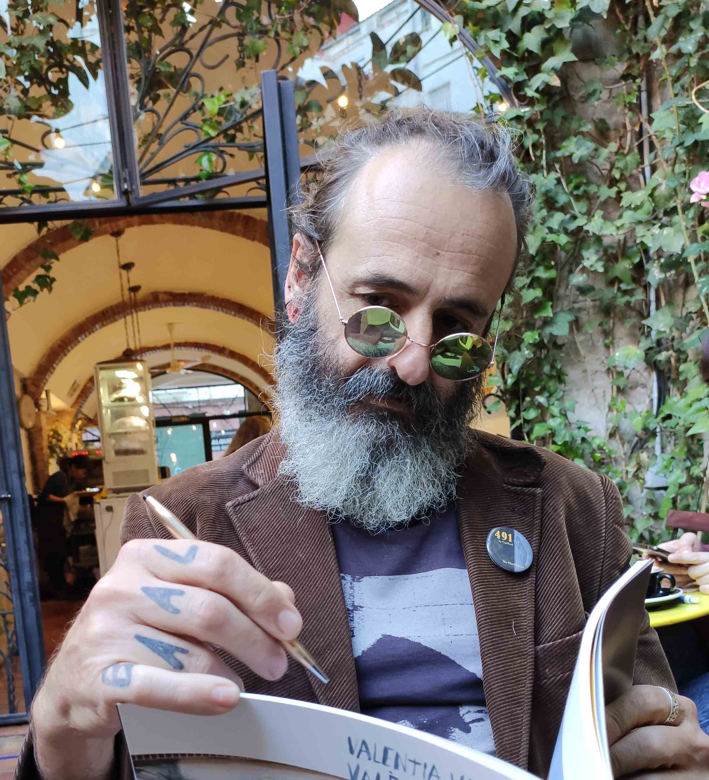 ‘Plasticman’, un héroe de Ximo Rochera para la extinción 