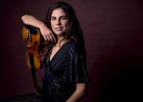 La violinista valenciana Lucía Veintimilla lanza su primer disco con obras de Muñiz, Coll y Marianelli 