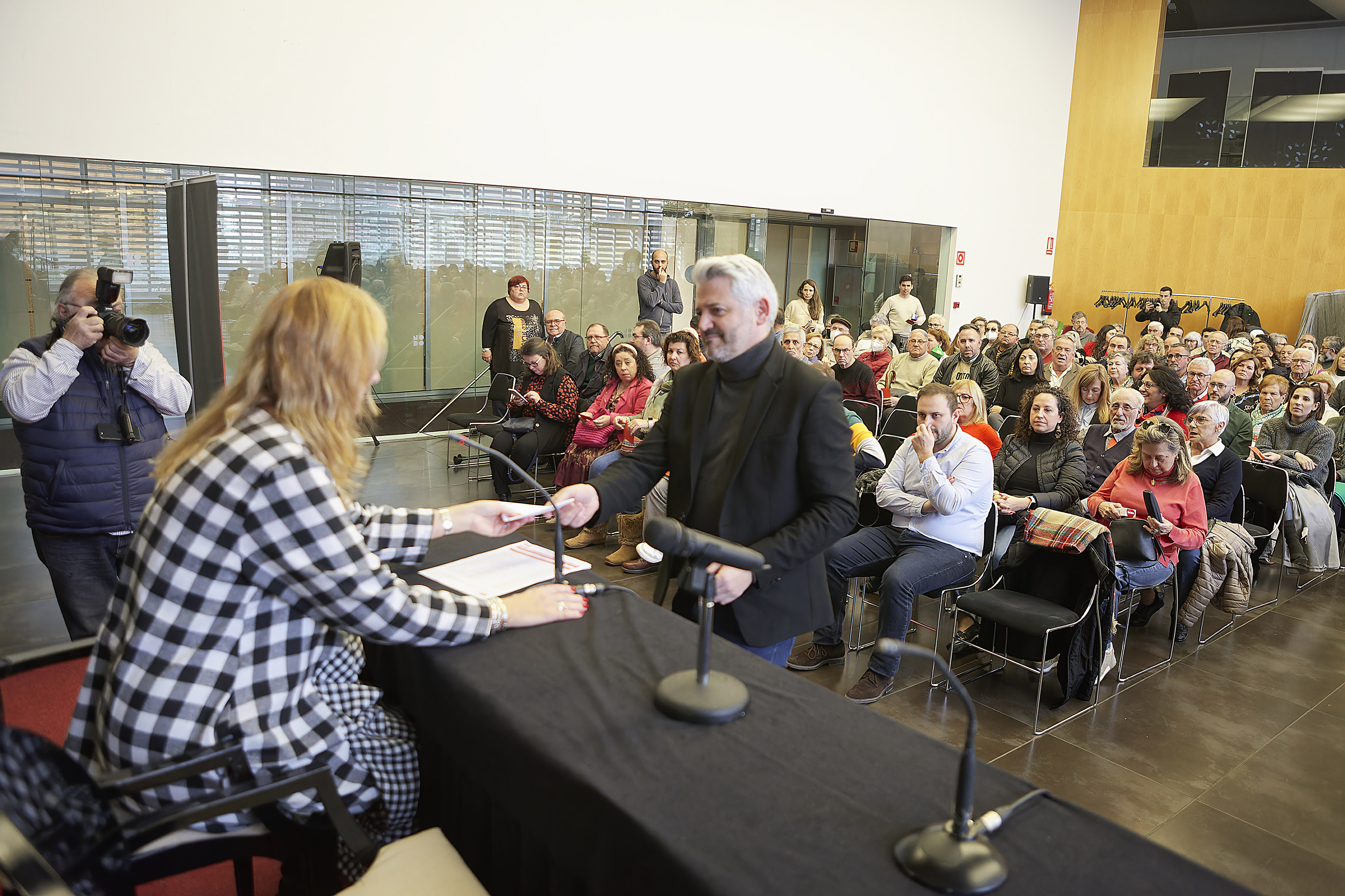 La alcaldesa de Castelló, Amparo Marco, con el secretario general local, Germán Renau. Foto: ANTONIO PRADAS  - 