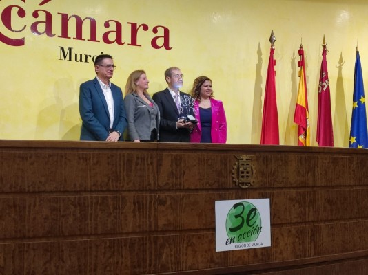 Tercera Edad en Acción Murcia otorga su primer premio 'Veteraners' a la Coral Discantus 