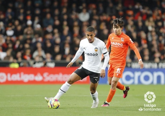 El Valencia gana 107 días después en Liga y tras siete derrotas y un empate
