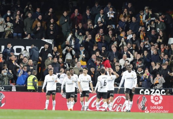 El Valencia gana a la Real Sociedad