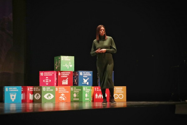 La alpinista Edurne Pasabán lleva su historia sobre la conquista de 14 'ochomiles' a Onda 