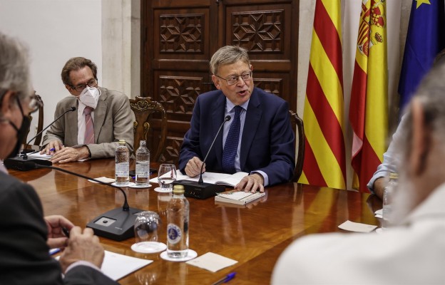 Las asociaciones de vecinos se reunirán con Puig para pedirle más plazas de mayores en residencias