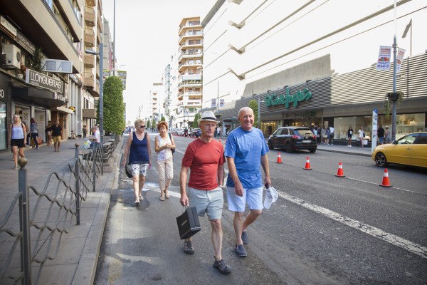 El 'Supermartes' del tripartito de Alicante: aval unánime a la purga del callejero, división por la ZGAT  