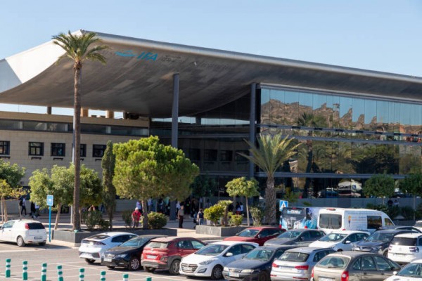 
El Consell aprueba la cesión de los activos y pasivos de IFA a Fira Alacant
