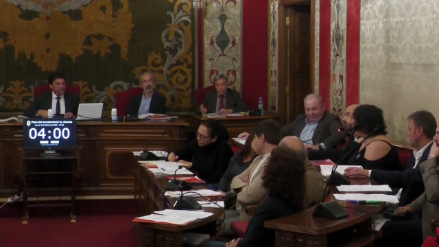 Las elecciones enconan la pugna política en Alicante con 'canje' de dimisión por presupuesto