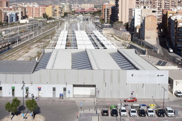 La izquierda y Vox se unen para reclamar que el Parque Central de Alicante se defina este mandato