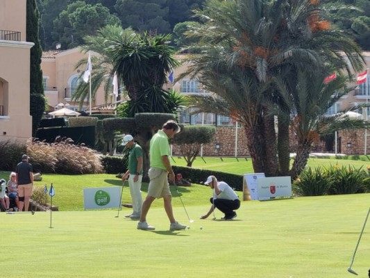 La Comunidad impulsa el golf como punta de lanza del turismo deportivo de la Región