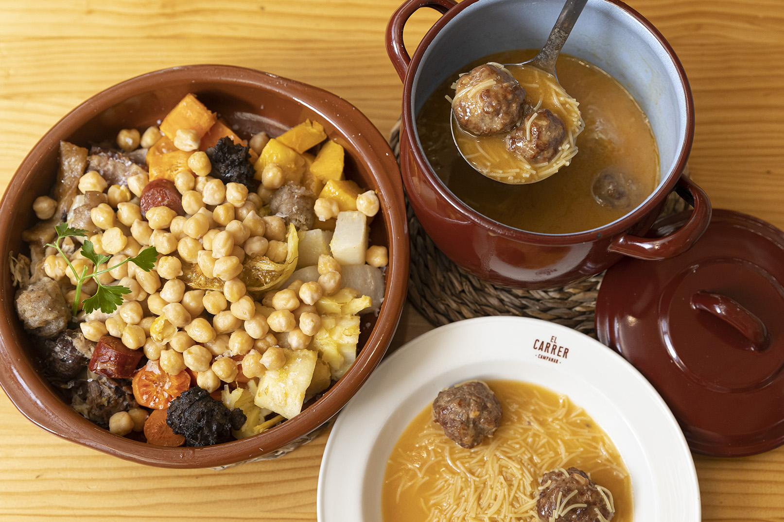 Puchero de El Carrer. Foto: MARGA FERRER - 