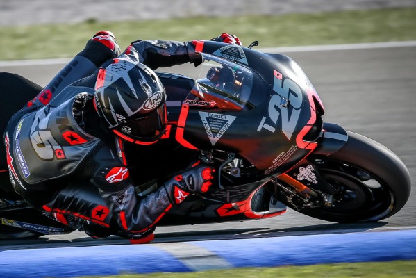 Maverick Viñales lidera la primera jornada con Yamaha
