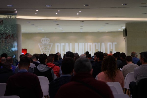 El Real Murcia incluye en su junta una ampliación de capital de hasta ocho millones 