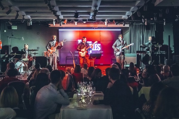 The Blisters recuperan los sonidos de The Beatles en Casino Cirsa