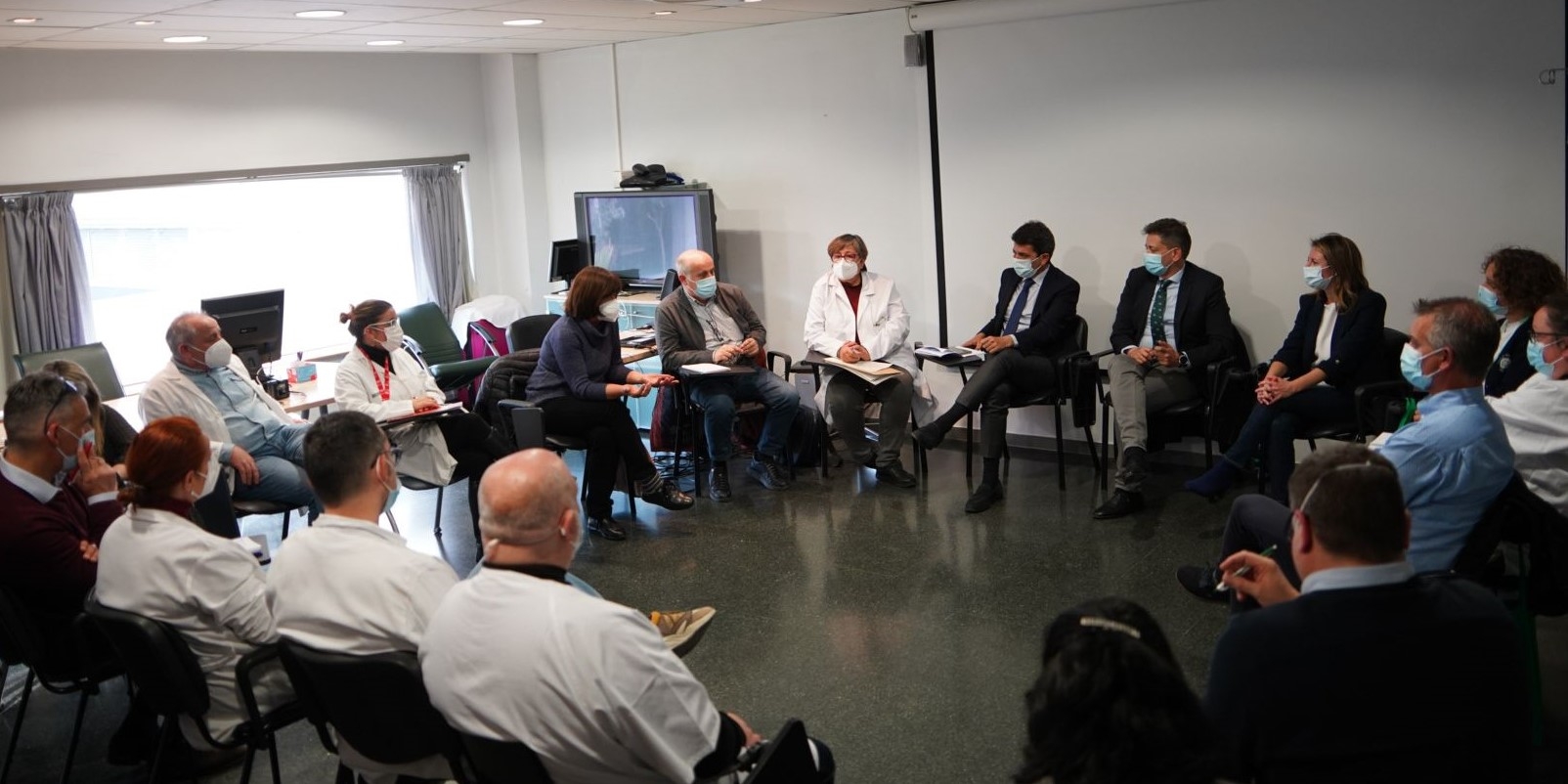 Mazón se compromete a convertir el Provincial de Castellón en un nuevo departamento de salud