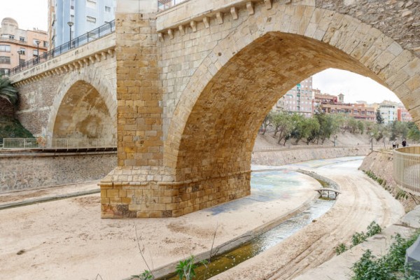 A vueltas con más (posibles) BIC en Elche: Cultura rehusó la catalogación de puentes y a la espera de Clarisas