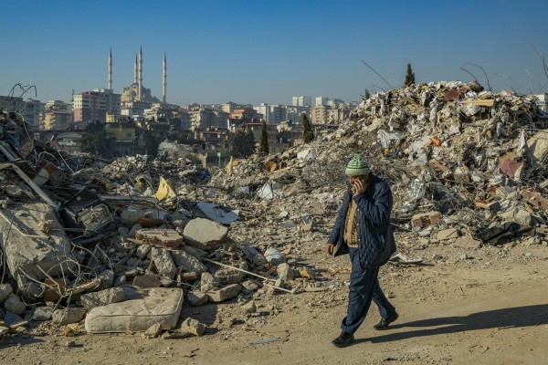 Al menos seis muertos y más de 760 heridos por el nuevo terremoto en Turquía y Siria