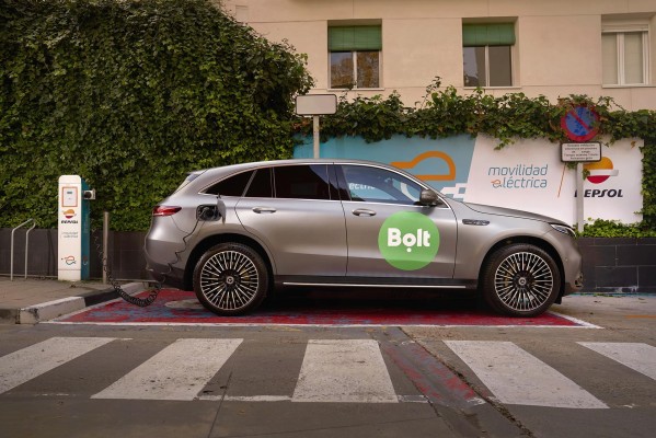 Alianza entre Repsol y Bolt para impulsar la movilidad eléctrica en España