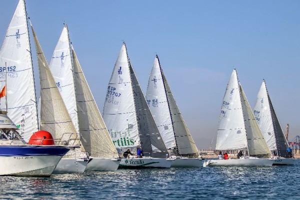 ISER manda en la J80 Winter Series RCNV y BC Fertilis Sailing Team se anota la segunda entrega 