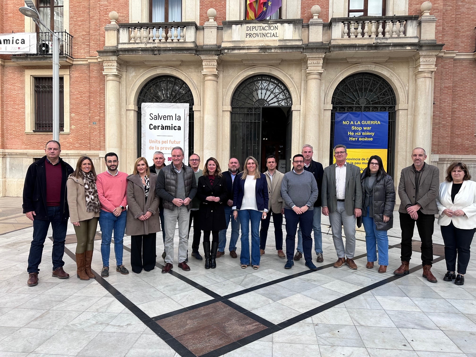 Barrachina convoca a portavoces del PP en pueblos cerámicos y presenta una batería de medidas