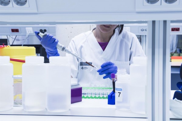 Los médicos valencianos Cervantes, Cavadas, Lluch y Galán, entre los mejores de la lista Forbes 2022