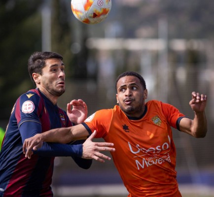 El Atlético Levante frena el asalto a la tercera plaza 