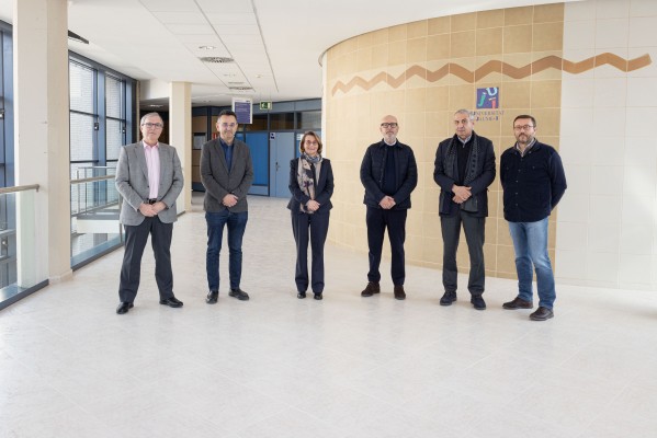 La UJI y el Grupo Altadia crean una cátedra para impulsar el conocimiento cerámico