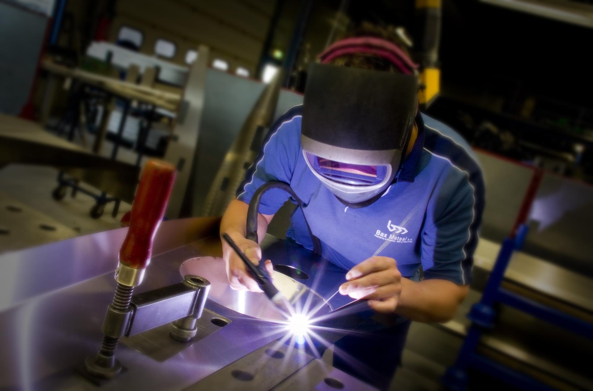El metal valenciano encara 2023 con incertidumbre tras perder más de 2.000 empleos el año pasado