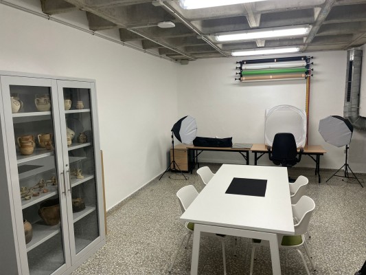 El Mahe de Elche habilita una sala de investigación y sustituye las luces halógenas por led en varias salas