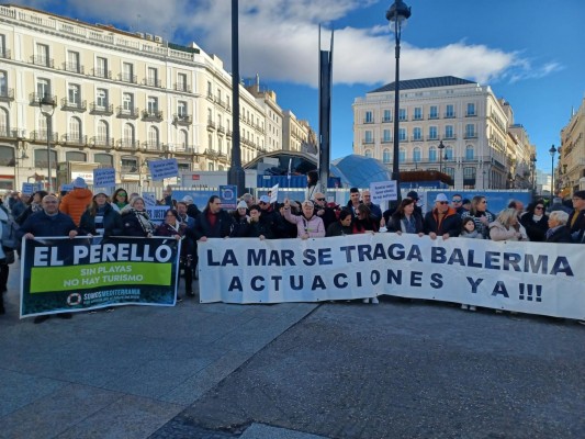 Vecinos de la costa valenciana se concentran contra la 