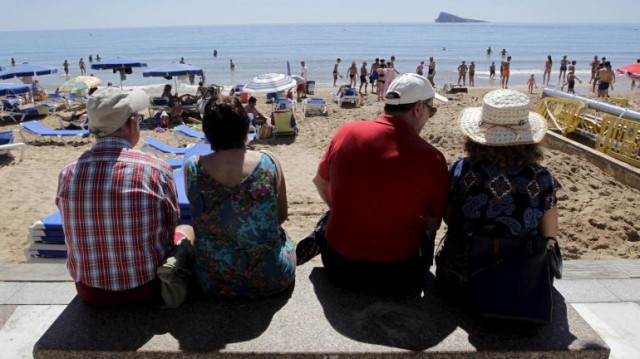 Iberia se queda con los viajes del Imserso a las islas