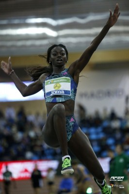 Fátima Diame mantiene su corona con su sexto título en longitud bajo techo
