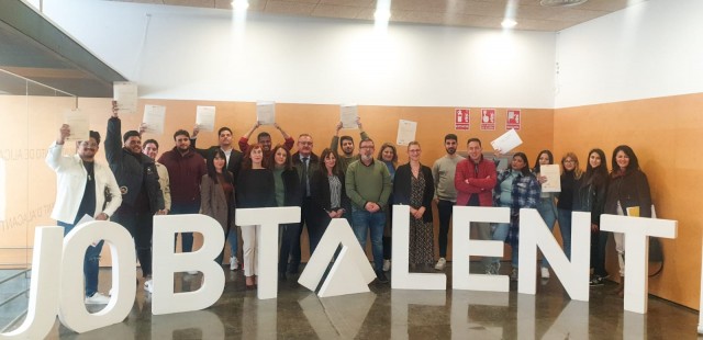 Alicante y la Fundación Secretariado Gitano logran la inserción laboral de 13 jóvenes con 'Job Talent'