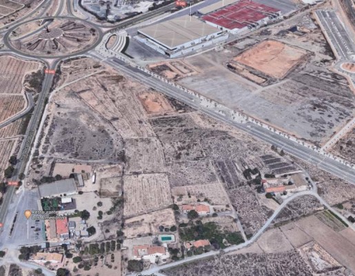 Final de la burocracia urbanística tras 20 años del gran sector de Torrellano, pero sin desarrollo por su carestía