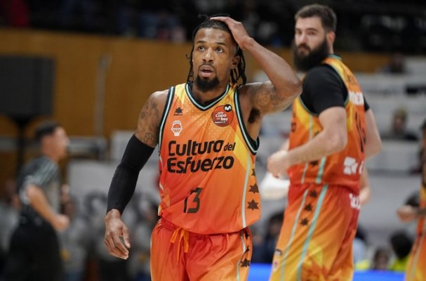 El Valencia pone en neutro su balance en cuartos de la Copa
