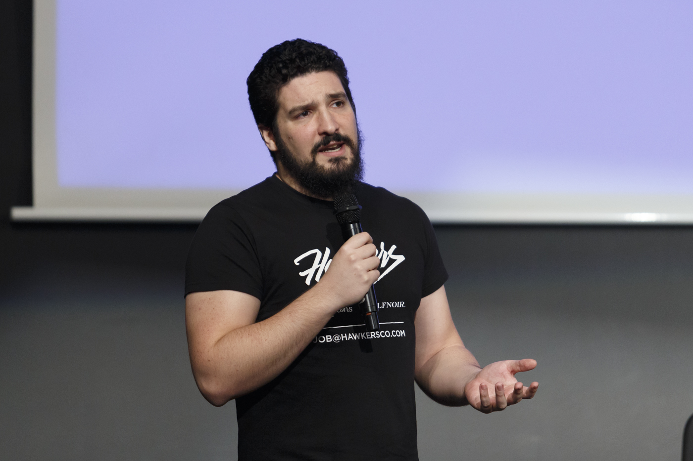 Hawkers y el tuit: “Cuando juegas en el límite e intentas transgredir a veces funciona y otras no” 