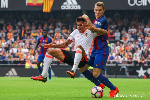 El Barça 'aparca' su interés por Cancelo hasta verano