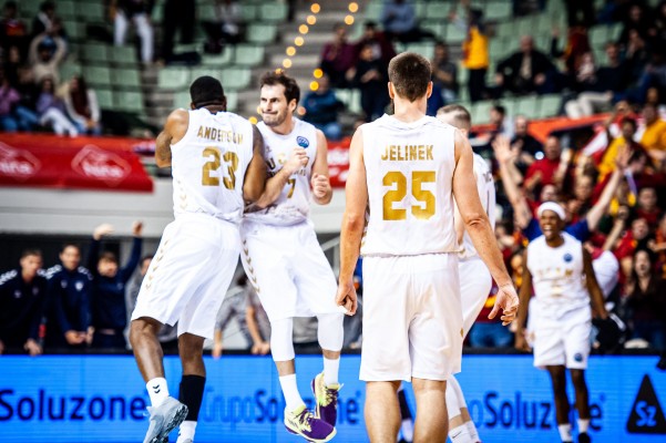 El UCAM y el Bonn alemán son los que más ganan en la Champions FIBA y Sito reclama 