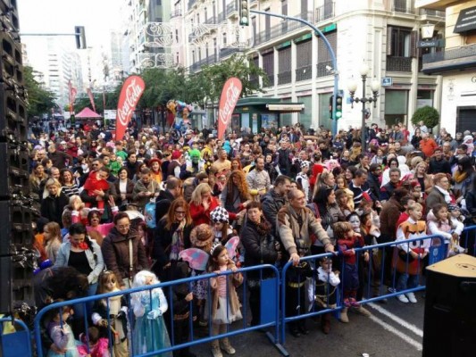El Carnaval de Alicante recupera las barras solidarias