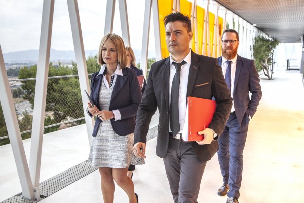 Última convocatoria de las becas Global Executive MBA para formar a ejecutivos en Dubái y Miami 
